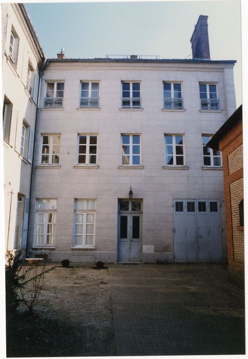 façade nord-ouest sur la cour
