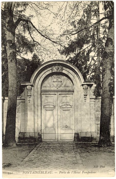 portail monumental d’accès sur rue