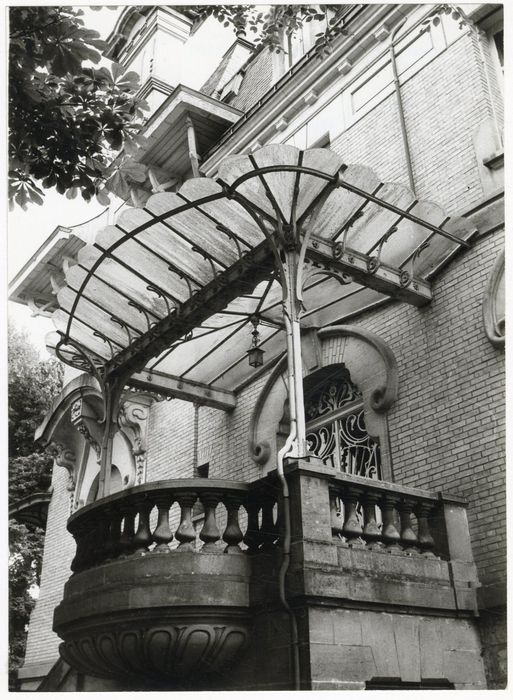 perron d’accès de la façade nord-est
