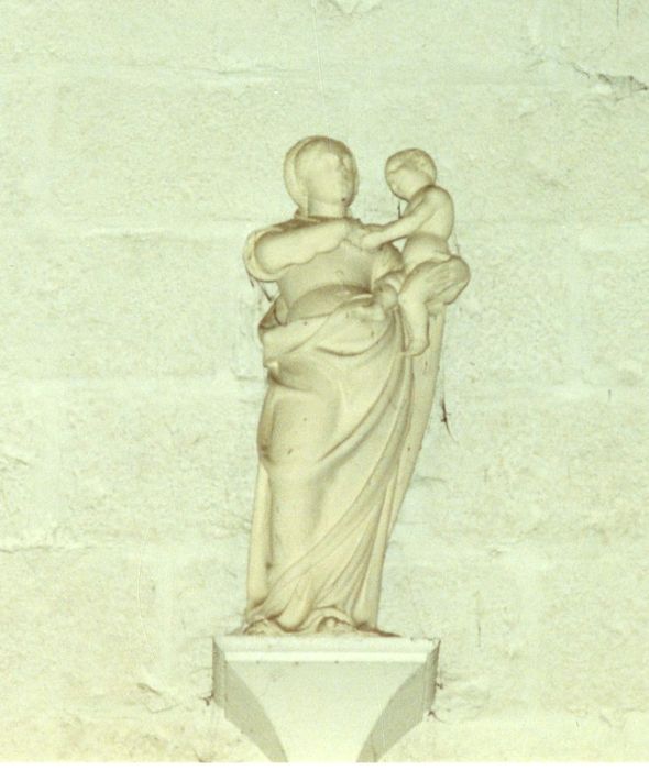 statue : Vierge à l’Enfant