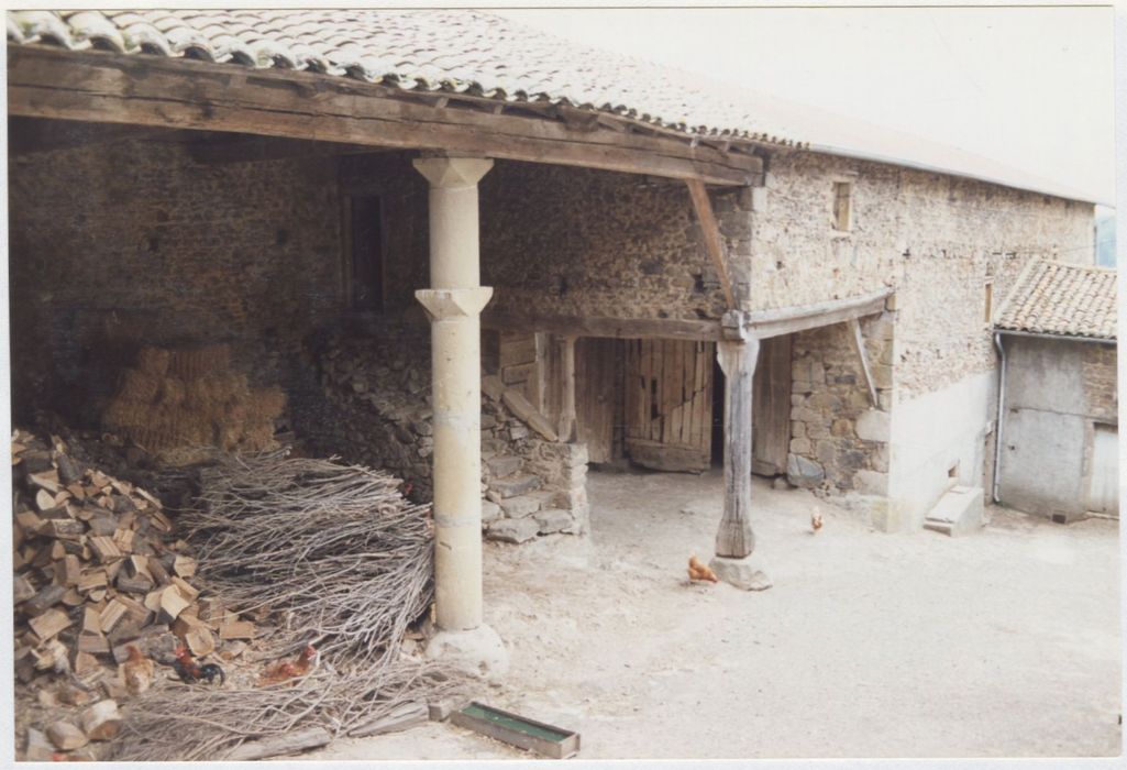 bâtiment est, façade ouest sur cour