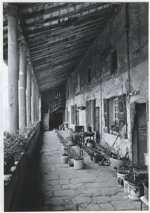 logis, galerie est du 1er étage