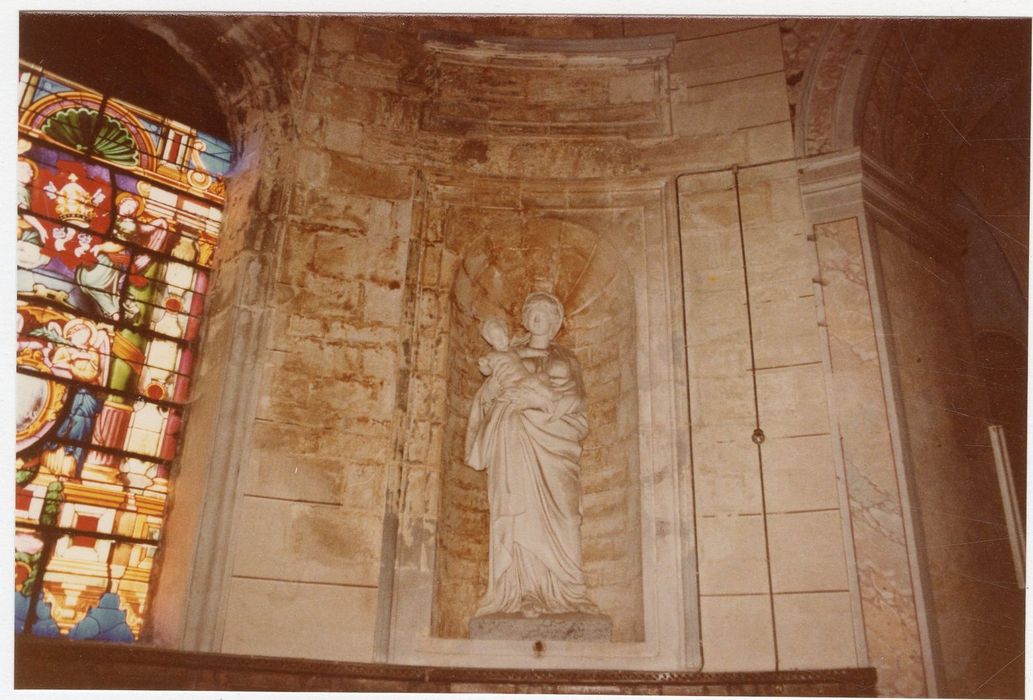 statue : Vierge à l’Enfant