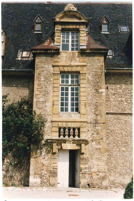 façade sud-est, porte d’accès