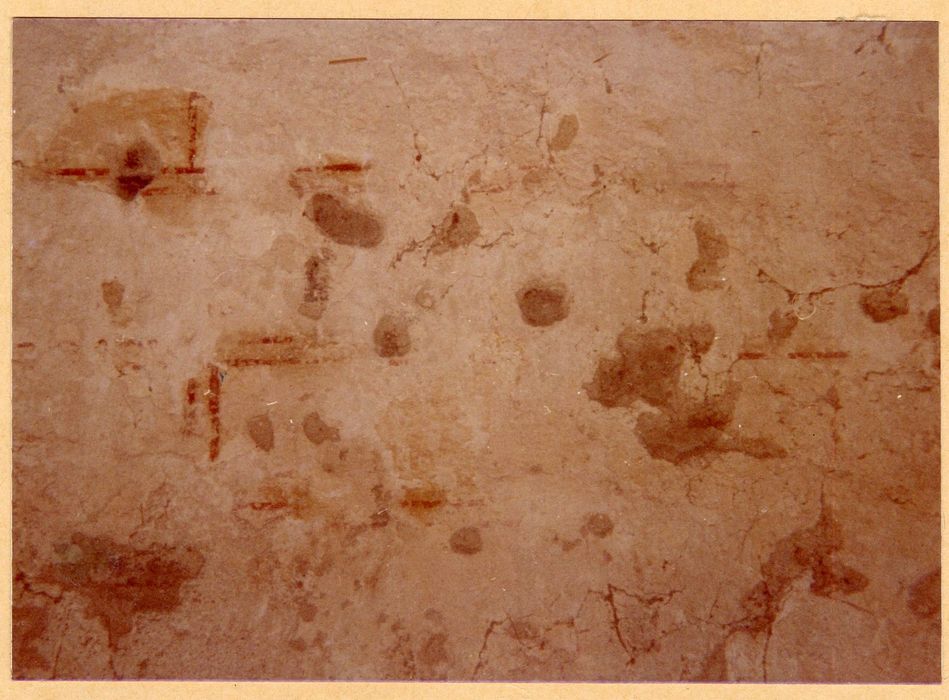 mur gouttereau sud, peinture monumentale d’un faux appareillage, détail