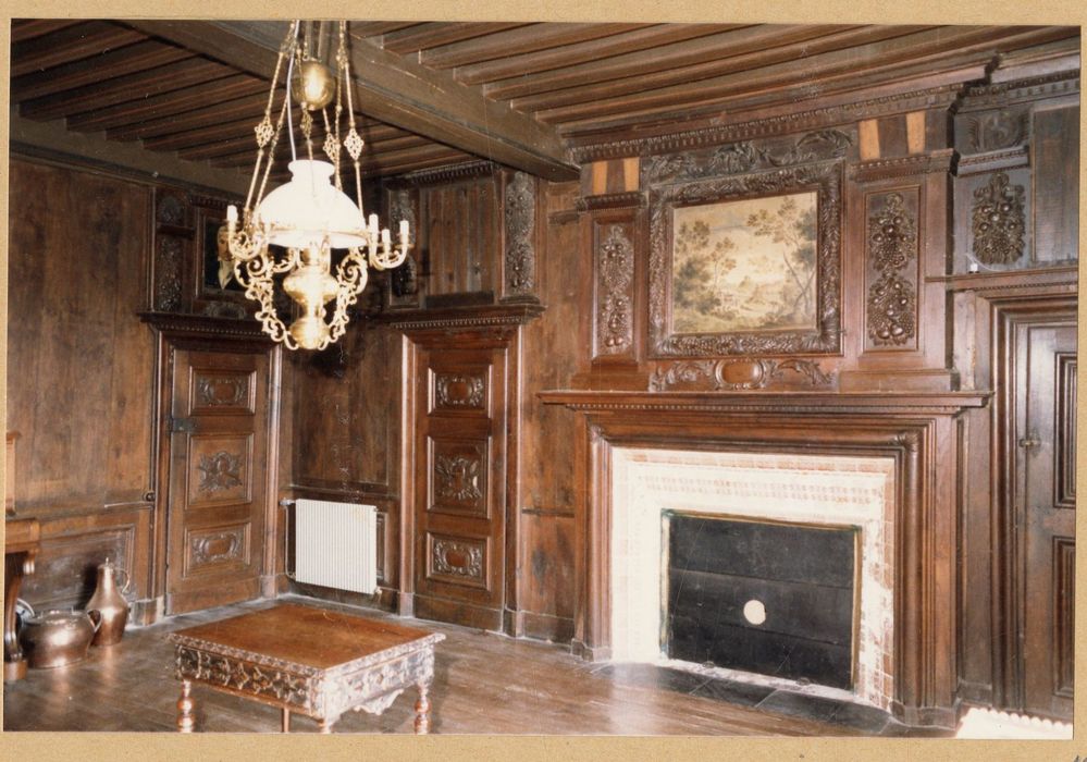 rez-de-chaussée, salle à manger, lambris de revêtement, vue partielle