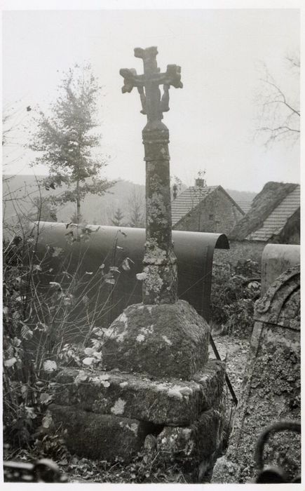 vue générale de la croix