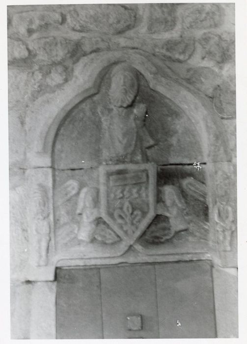 tympan d’une niche : Dieu le Père