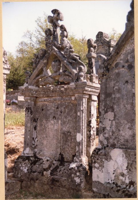 détail d’une stèle