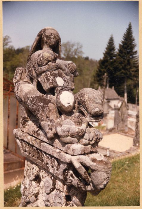 détail d’une stèle