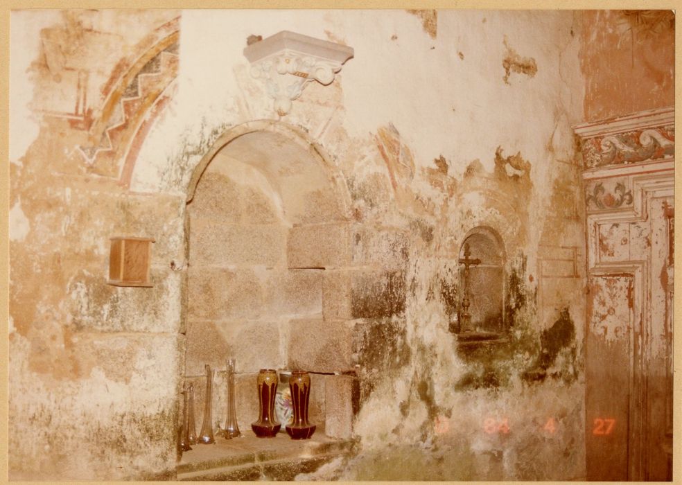 choeur, niches liturgiques du mur nord