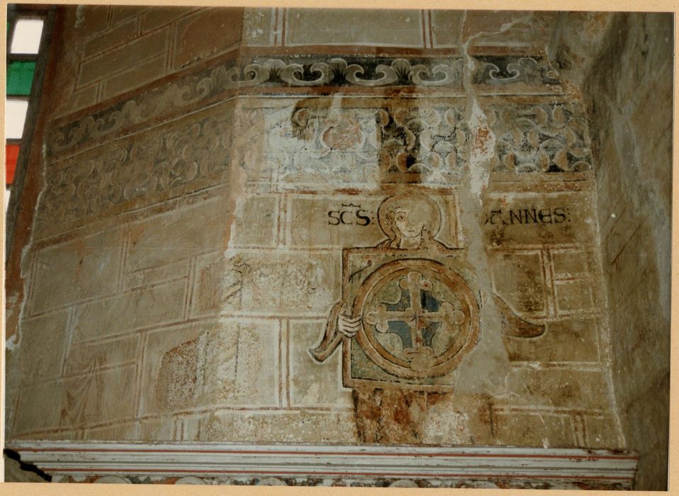 peinture monumentale, détail d’une croix de consécration