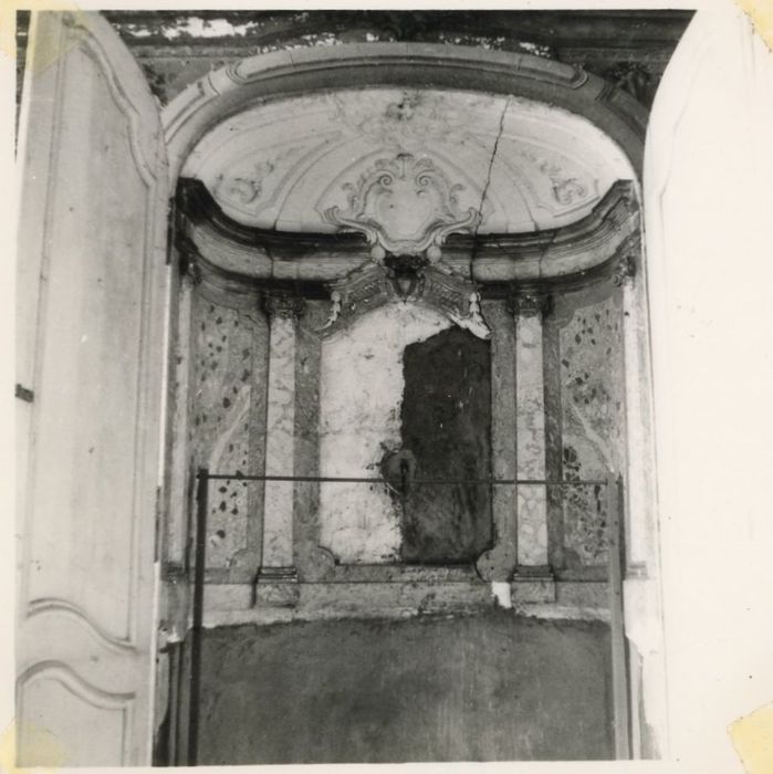 rez-de-chaussée, niche oratoire