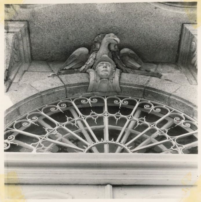 porte d’accès sud, détail de l’imposte