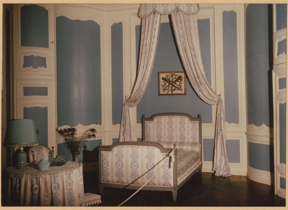 chambre bleue, lambris de revêtement