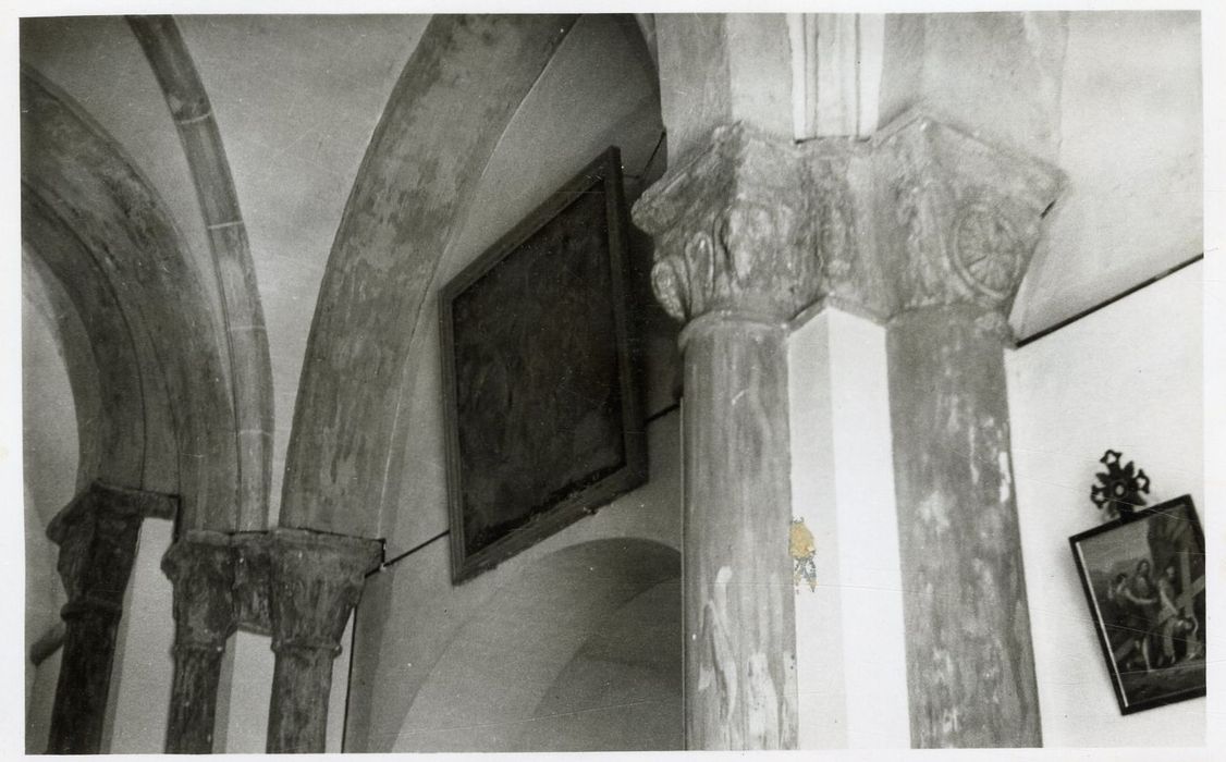 nef, détail des chapiteaux sculptés