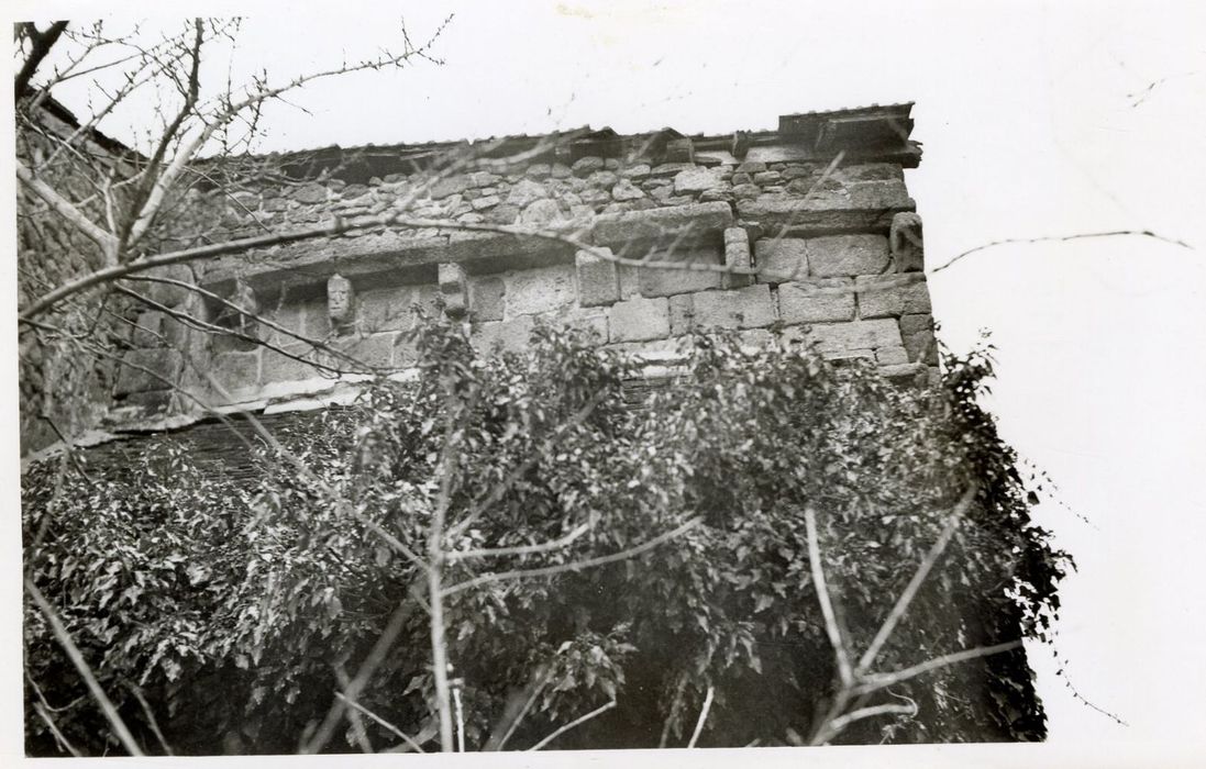 chevet, flanc sud, détail des modillons