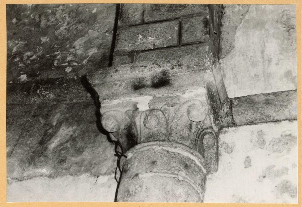 détail d’un chapiteau sculpté
