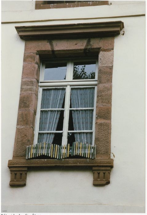 façade sur rue, détail d’une baie