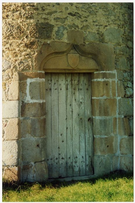 façade sud-est, porte d’accès