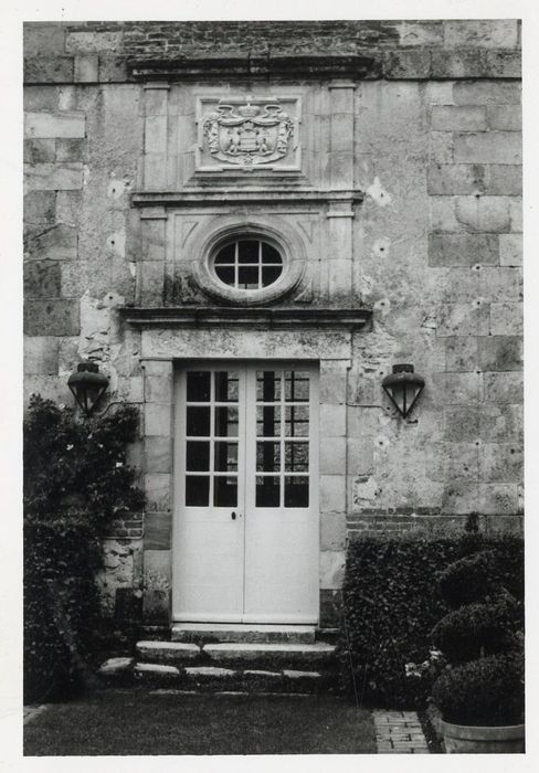 porte d’accès est sur jardin