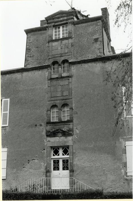 façade est, vue partielle