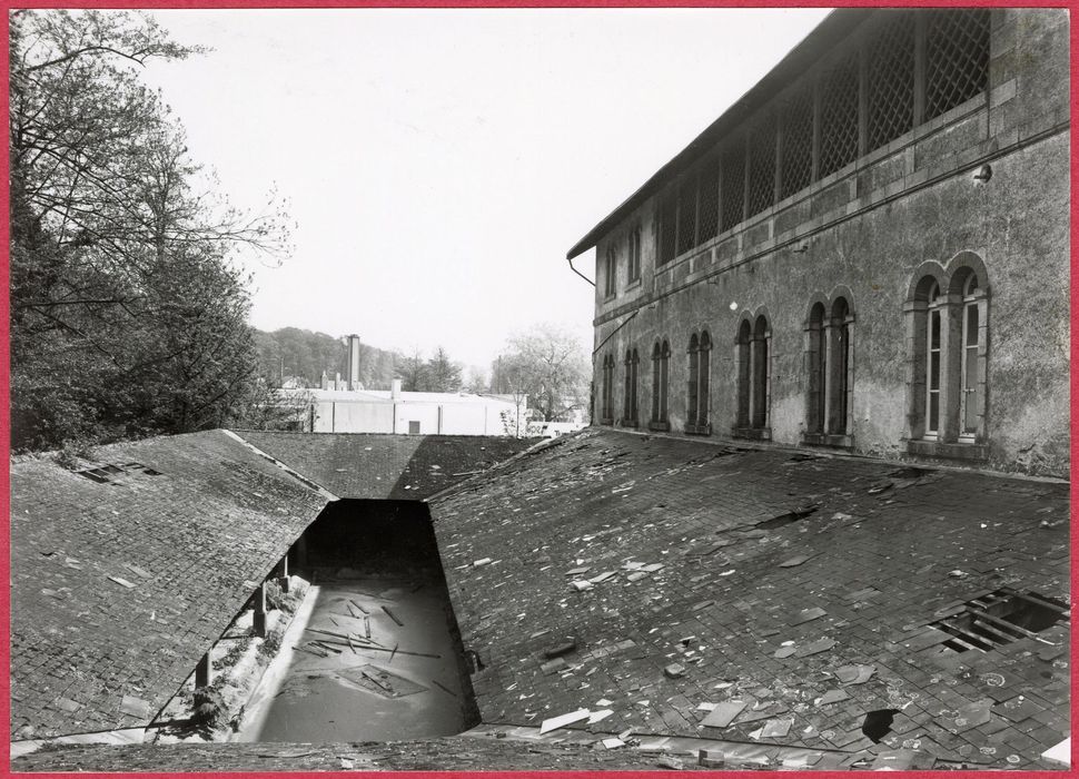 façade nord-ouest et lavoir