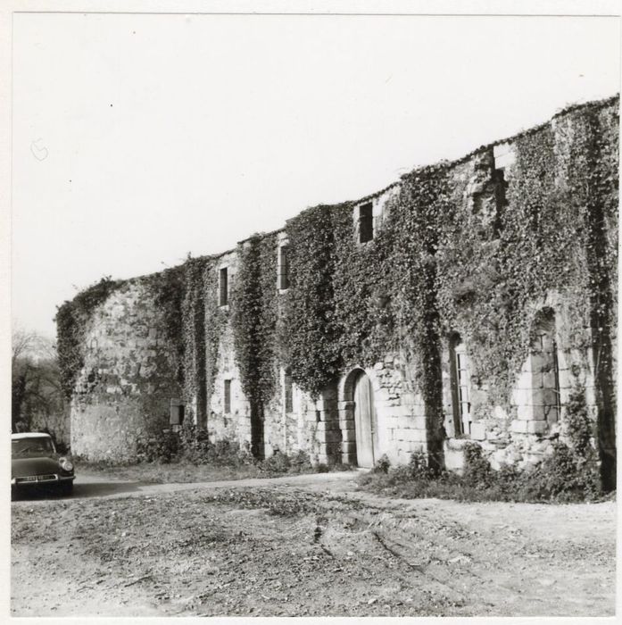 bâtiment est, façade est