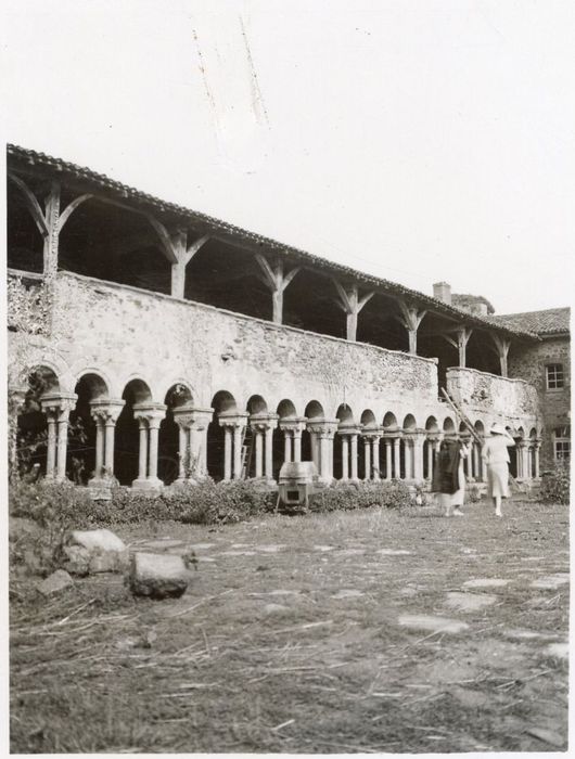 cloître, aile ouest