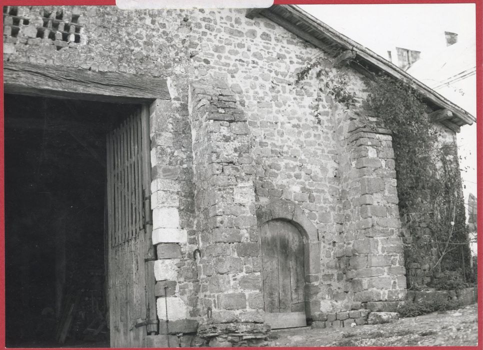 grange, façade est, vue partielle