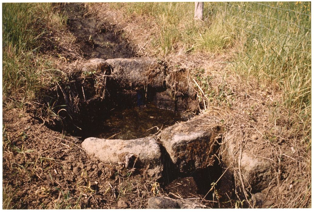 parc, jardin-potager, acqueduc transversal, détail d’un bassin de rétention