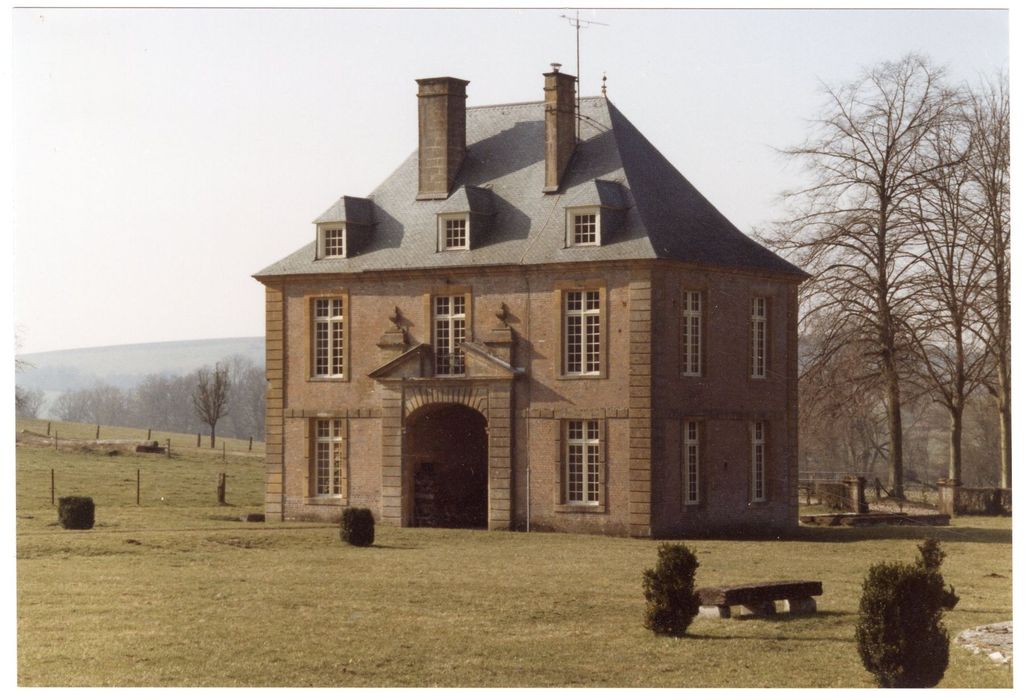 pavillon d’entrée, façade nord-est