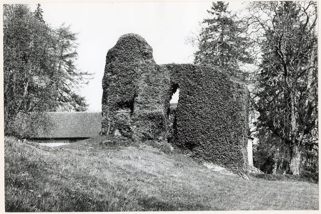 vue partielle des ruines, tour n°1