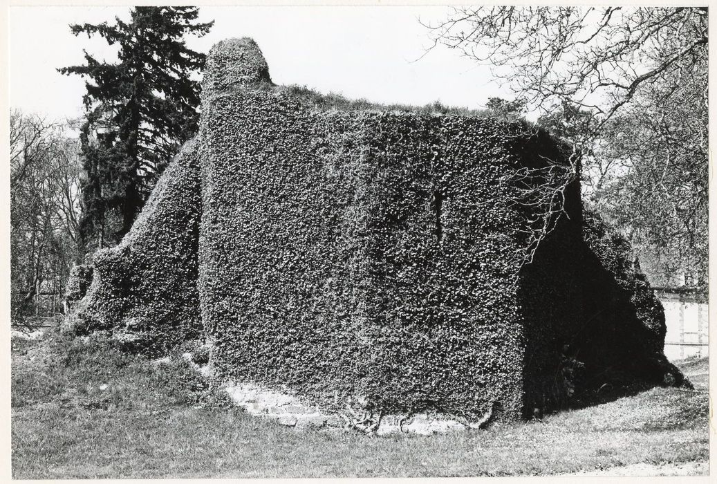 vue partielle des ruines, tour n°1