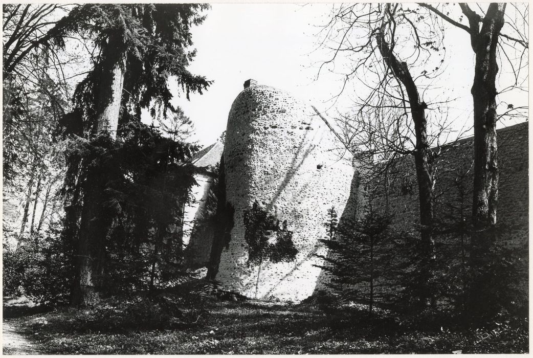 vue partielle des ruines, tour n°4