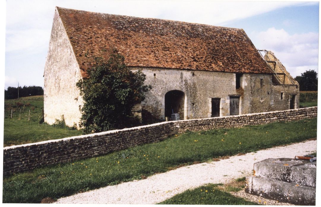 grange du prieuré et pressoir, façade est