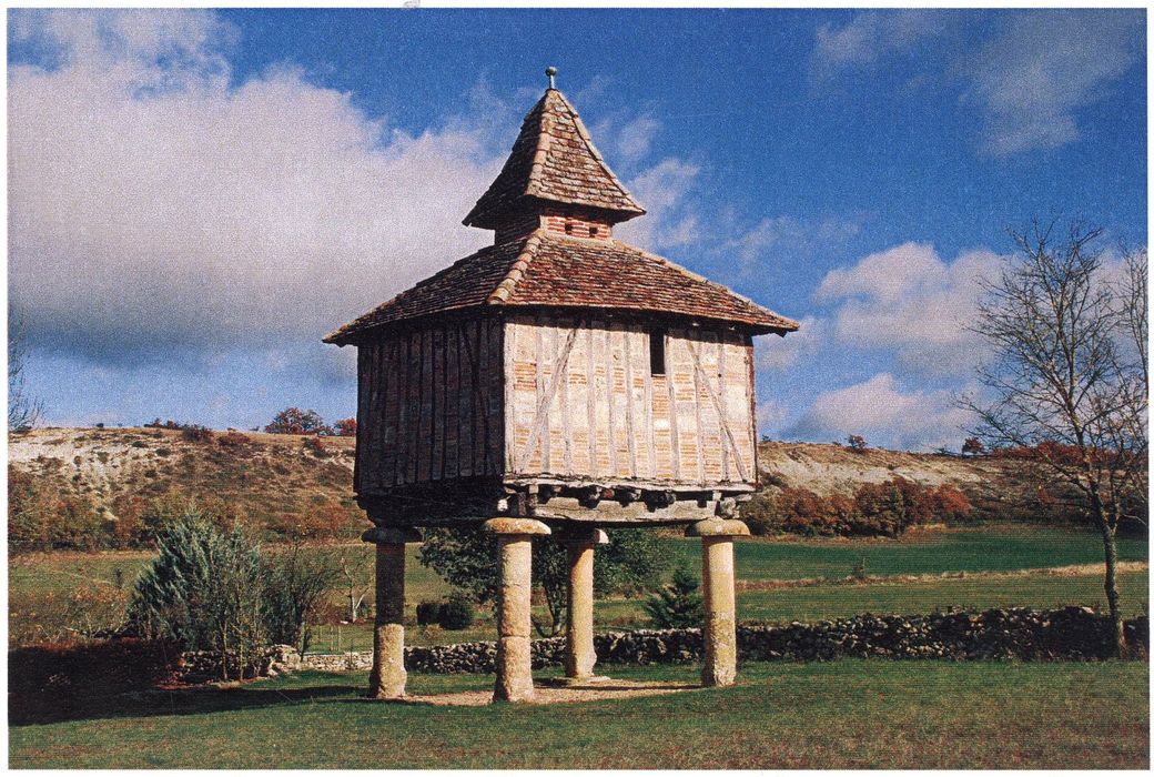 vue générale du pigeonnier (photocopie numérisée)