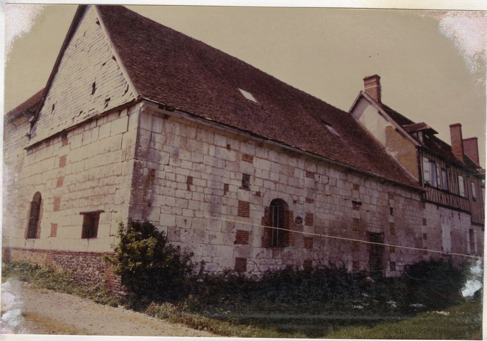 bâtiment d’exploitation en prolongement du logis du fermier