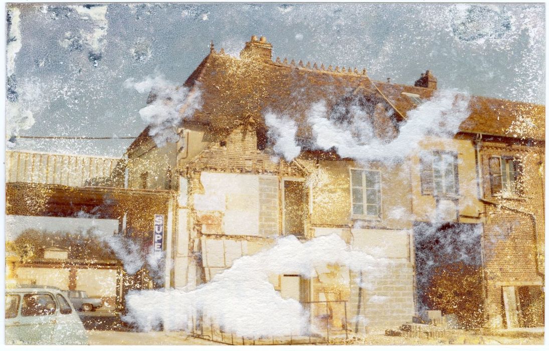 façade sur rue, vue partielle