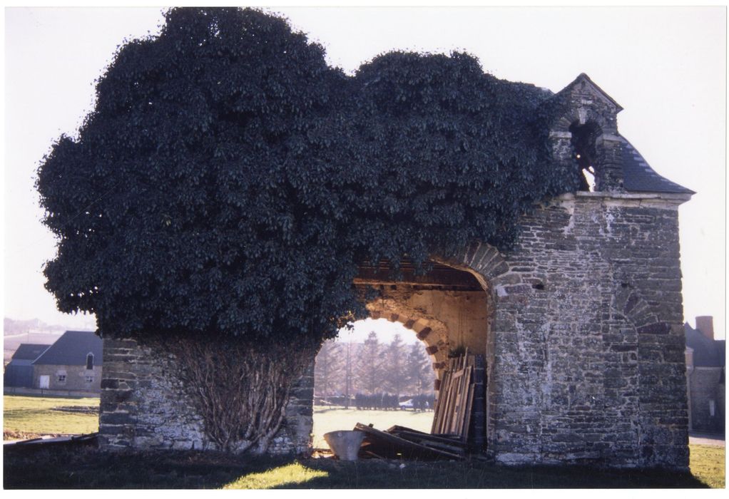 porterie, façade nord