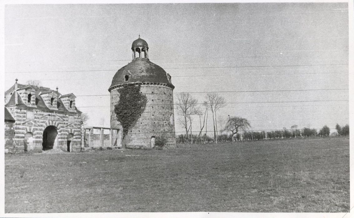 porterie et colombier, ensemble sud