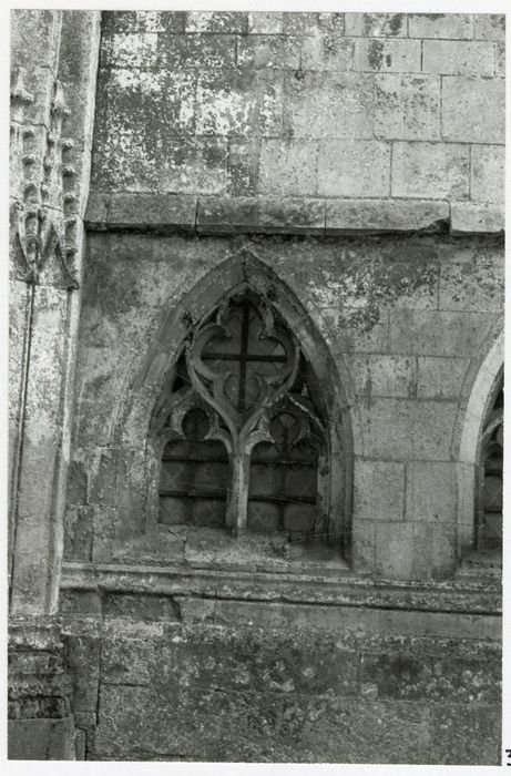 façade latérale nord, détail d’une baie