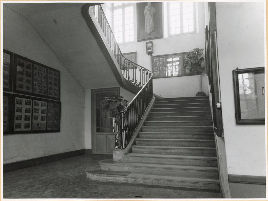 escalier du bâtiment des maîtres