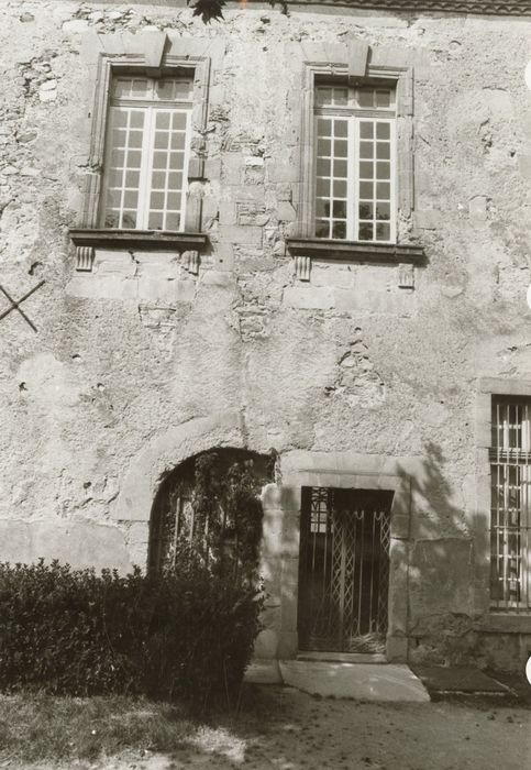 façade sud sur le parc, vue partielle