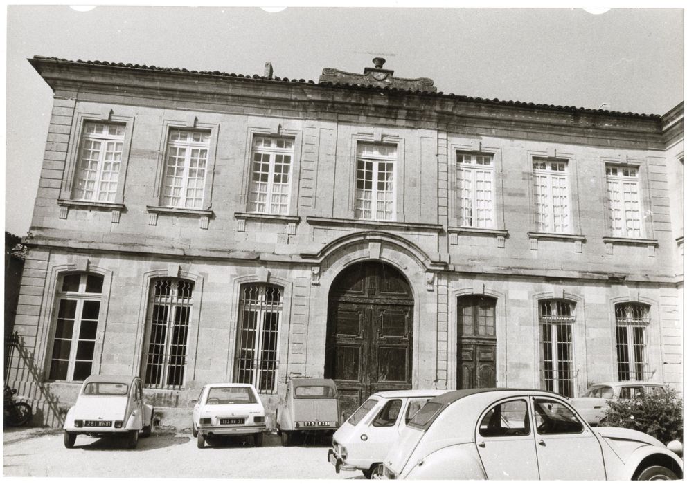 cour d’entrée, aile nord, façade sud