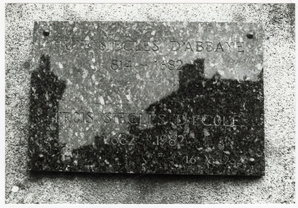 groupe sculpté : Lacordaire, détail de la plaque