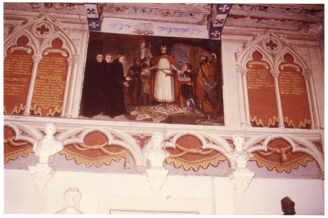 salle des Bustes, peintures monumentales, vue partielle