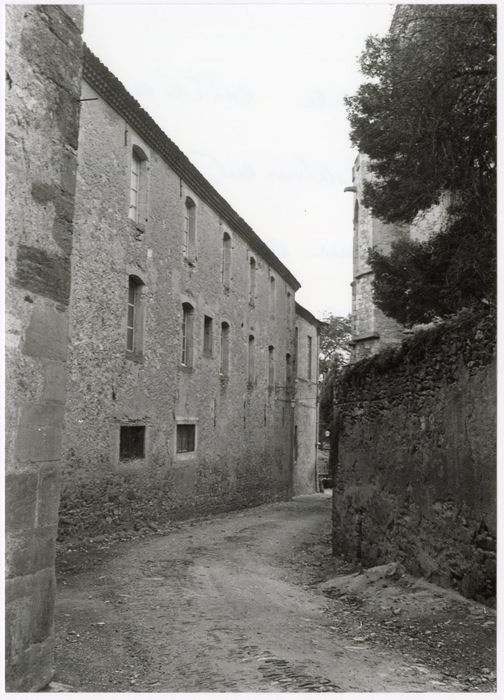 façade nord sur la rue du Clocher