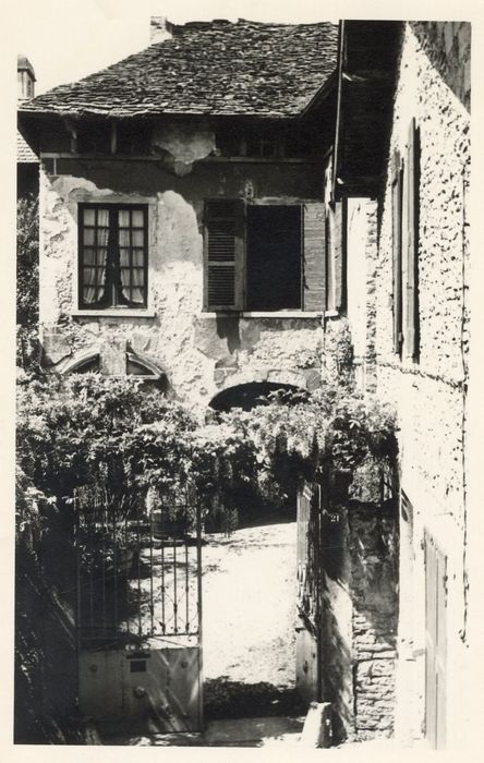 façades sur la cour intérieure vue partielle