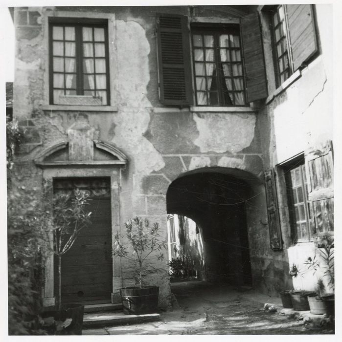 façades sur la cour intérieure vue partielle